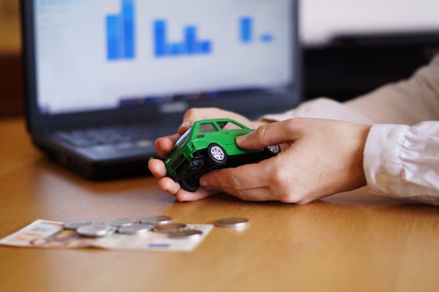 4 Ways Digital Auctions Are Reshaping Automotive Dealerships in 2025